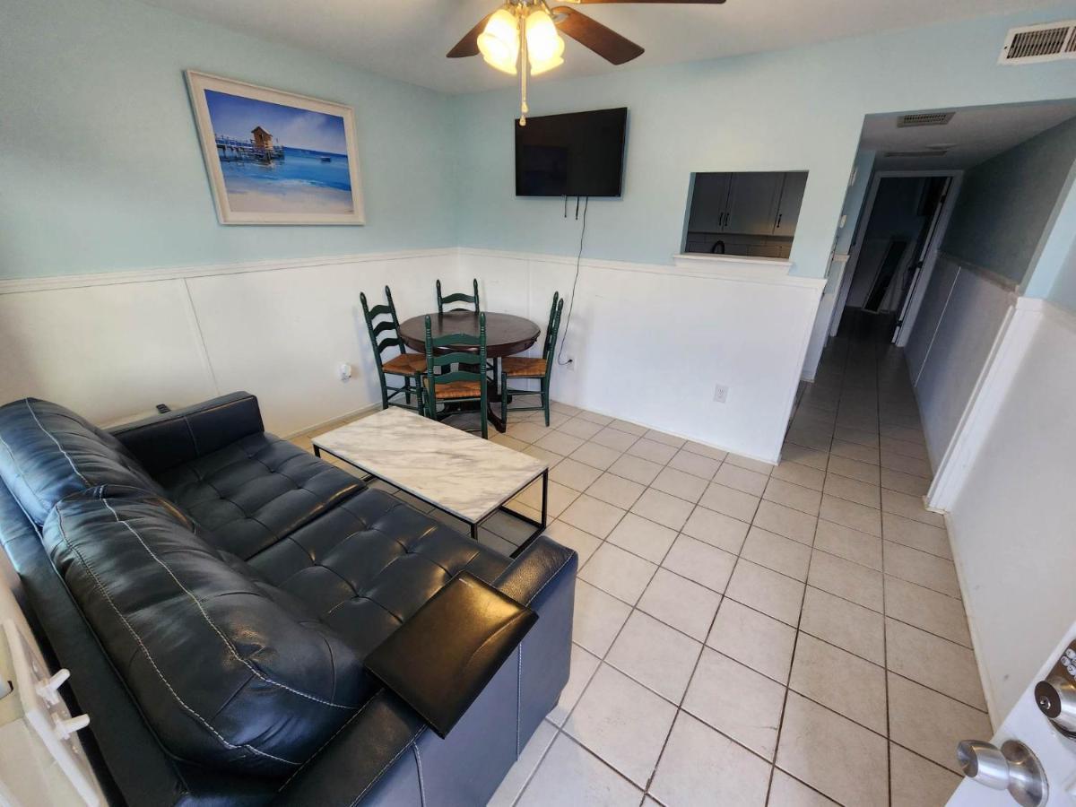 125 Atlantic Avenue Unit E - Pet Friendly! Walk To The Beach And Pier!1Br -1Ba - Sleeps 2-4 Guests! Миртл-Бич Экстерьер фото