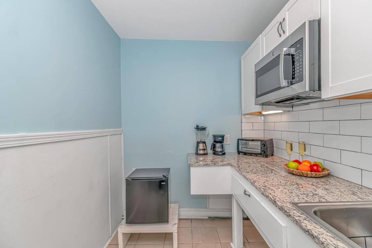 125 Atlantic Avenue Unit E - Pet Friendly! Walk To The Beach And Pier!1Br -1Ba - Sleeps 2-4 Guests! Миртл-Бич Экстерьер фото