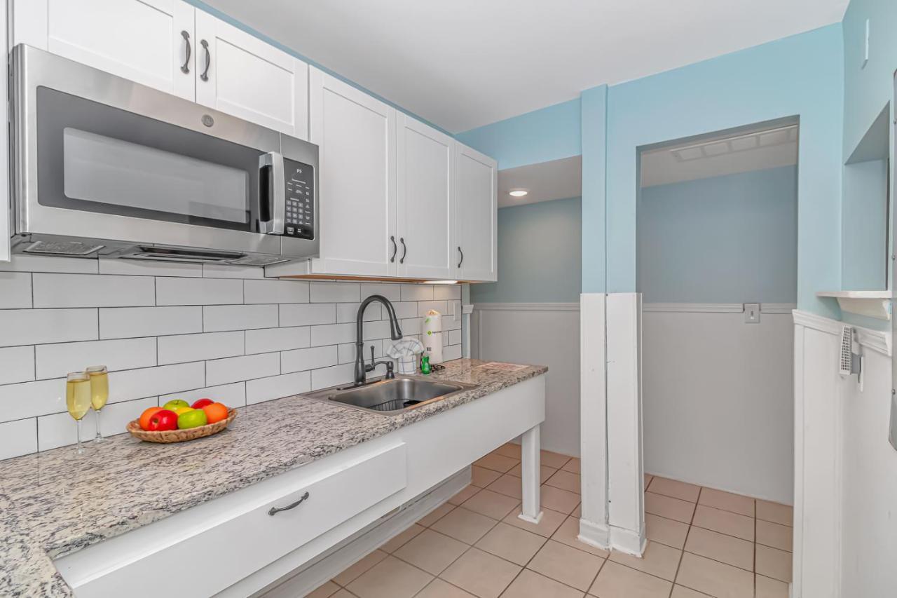 125 Atlantic Avenue Unit E - Pet Friendly! Walk To The Beach And Pier!1Br -1Ba - Sleeps 2-4 Guests! Миртл-Бич Экстерьер фото