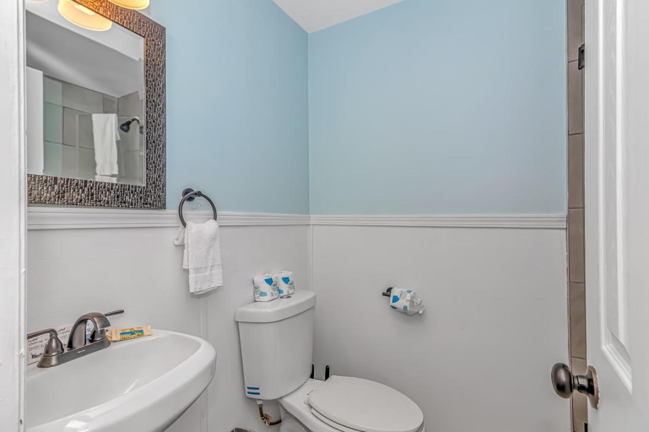 125 Atlantic Avenue Unit E - Pet Friendly! Walk To The Beach And Pier!1Br -1Ba - Sleeps 2-4 Guests! Миртл-Бич Экстерьер фото